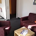 22 Im Haus Hühnergott *