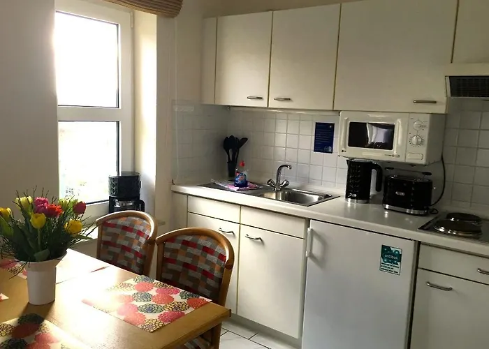 22 Im Haus Huehnergott